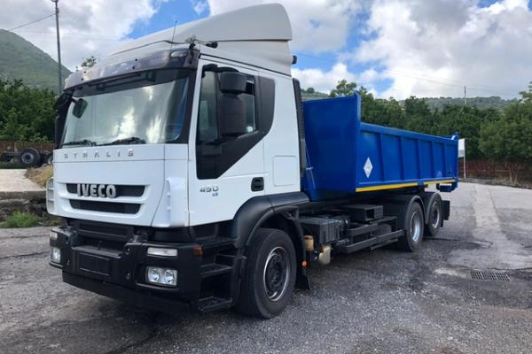 : Iveco_Stralis AT260S45  (PM 797)_Autocarri