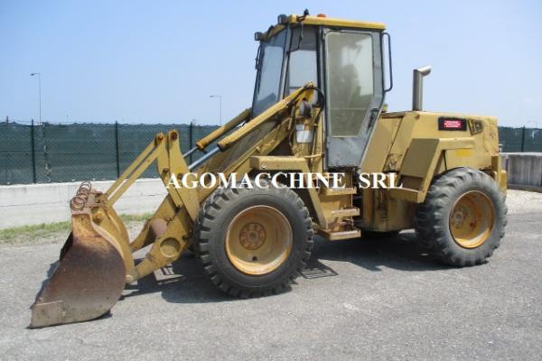 : JCB_415B_Pale gommate