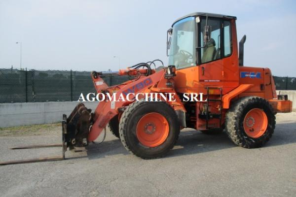 : FIAT KOBELCO_W90_Pale gommate