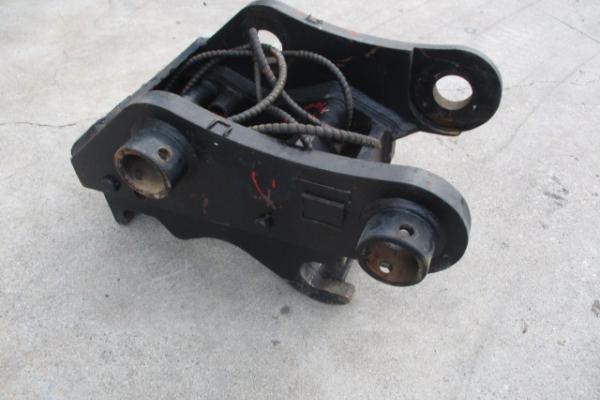 : Sgancio rapido_idraulico_Attrezzature varie edilizia