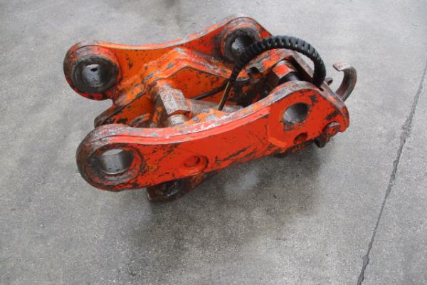 SGANCIO RAPIDO_UNIVERSALE_Benne e accessori per escavatori : SGANCIO RAPIDO_UNIVERSALE_Benne e accessori per escavatori