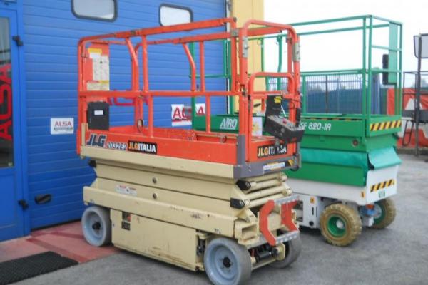 : JLG_2032 ES_Carrelli elevatori