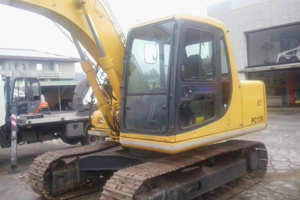 : KOMATSU_PC130-6 _Escavatori